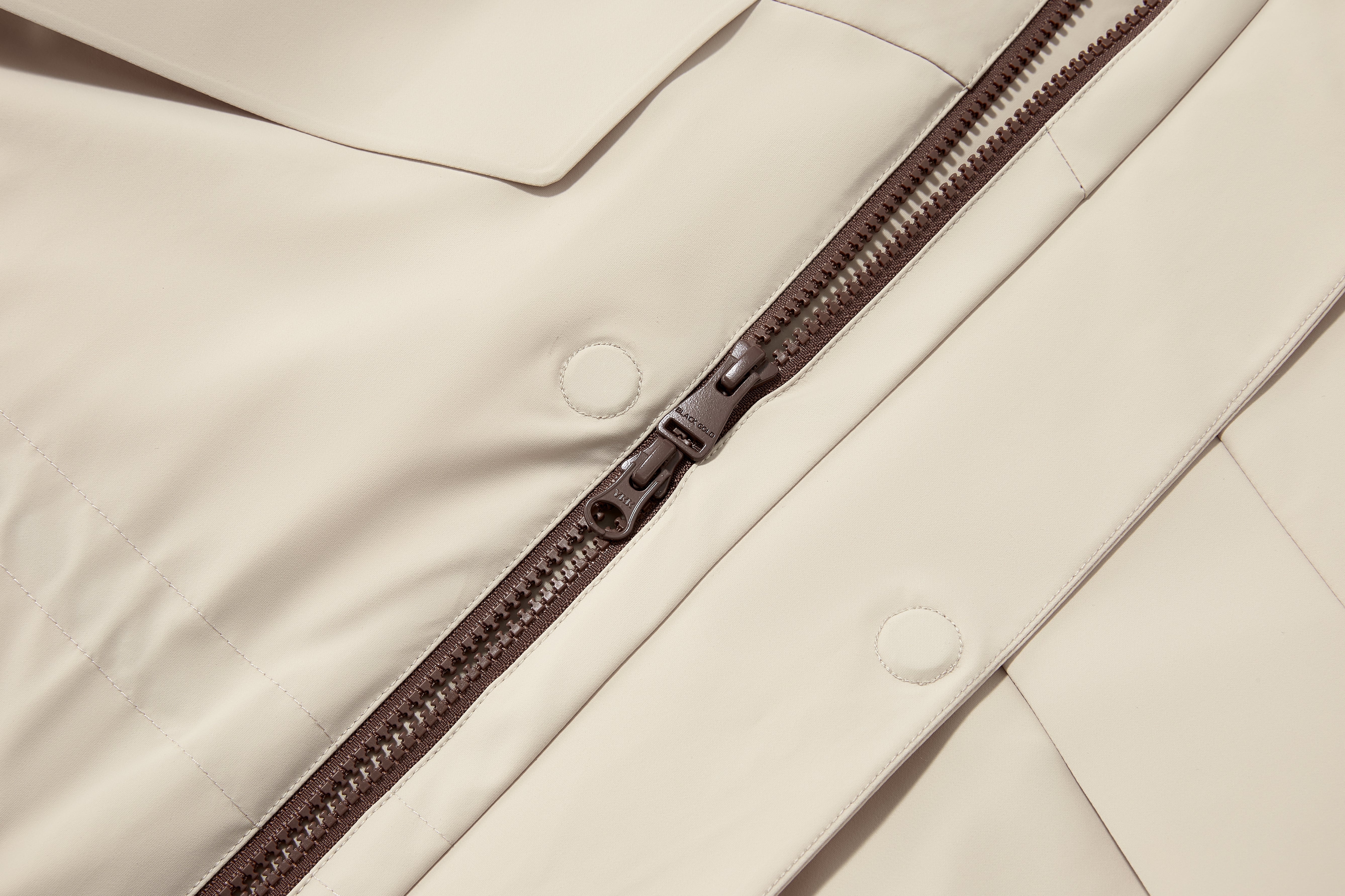 Wind Shell -High-cut mid-thigh down coat