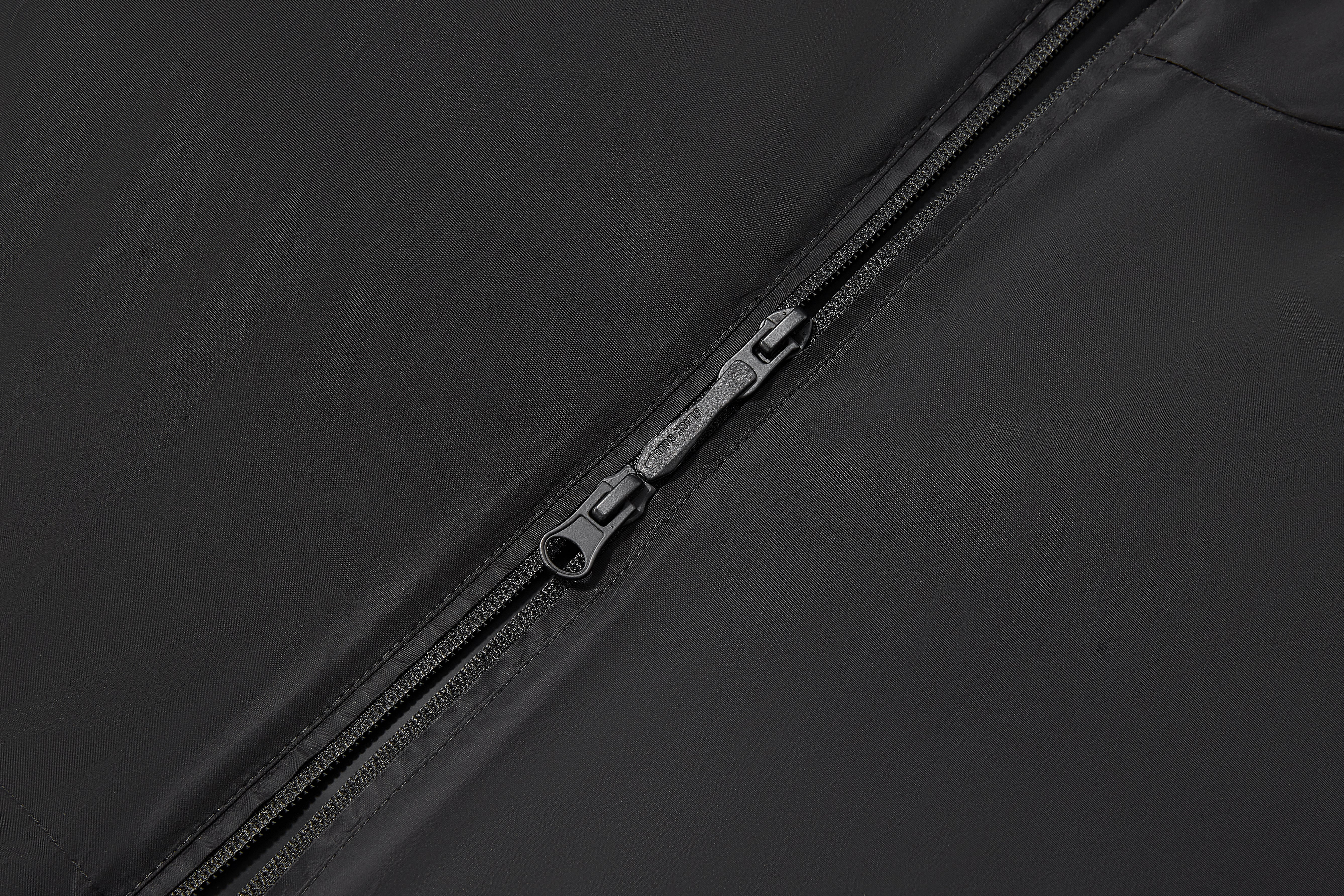 Wind Shell -	Cropped mid-thigh X line down jacket